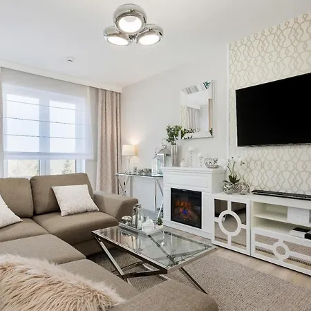 Maybesea Polanki Park Premium شقة