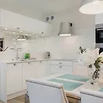 Maybesea Polanki Park Premium 아파트 *