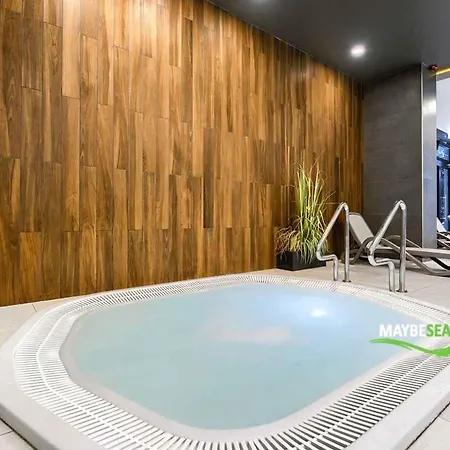 Apartment Maybesea Polanki Park Premium